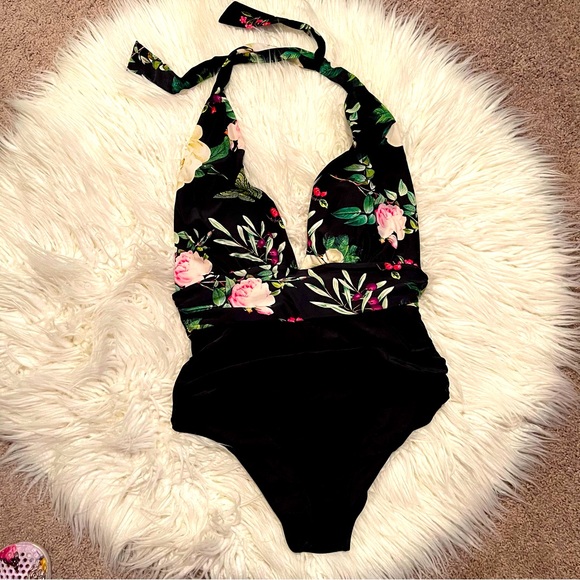 Cupshe Other - CUPSHE One Piece Swimsuit - Size XL